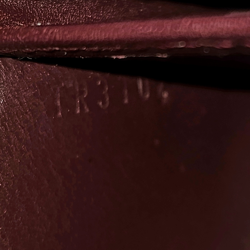 Louis Vuitton Monogram Vernis Sarah Wallet - Picture 14 of 14